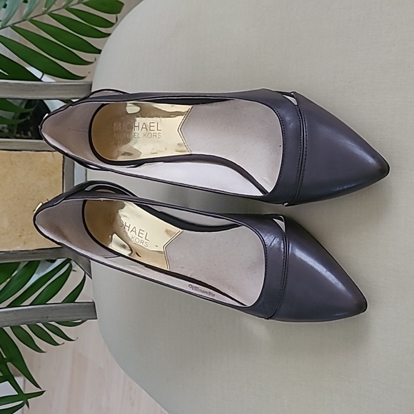 Michael Kors Hamilton Shoes ❤️ - Picture 3 of 10